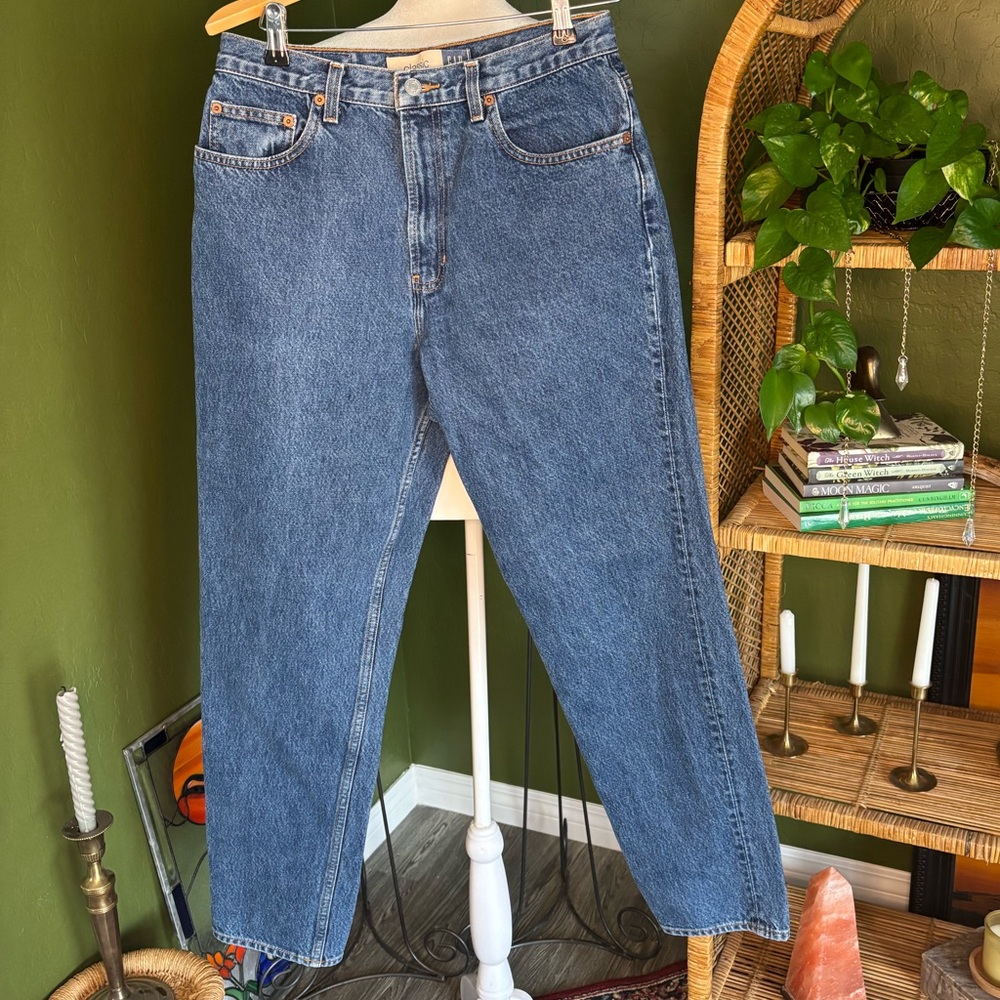 Gap Classic Medium Wash Blue Hight Waisted Vintage Fit Straight Leg Jeans